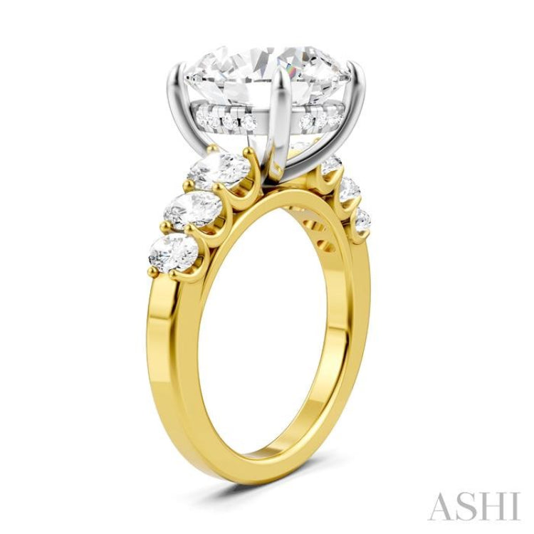 1 1/4 Ctw Round Shape Oval and Round Cut Diamond Semi-Mount Engagement Ring in 14K Yellow and White Gold