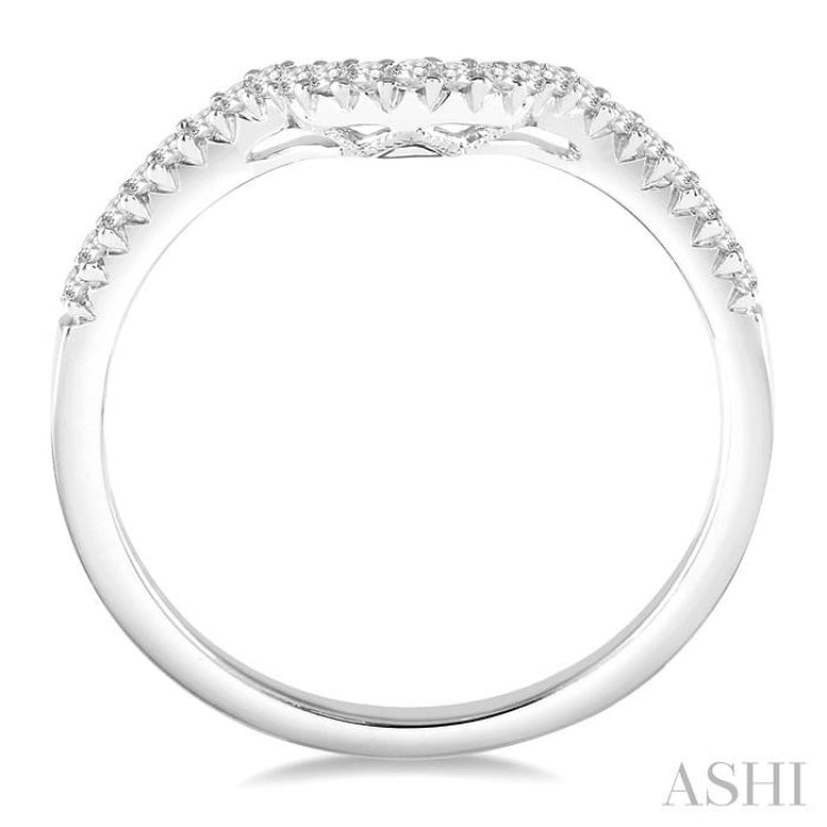 1/6 Ctw Deep Curve Center Round Cut Diamond Wedding Band in 14K White Gold