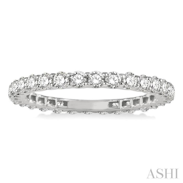 1 Ctw Round Cut Diamond Eternity Band in 14K White Gold