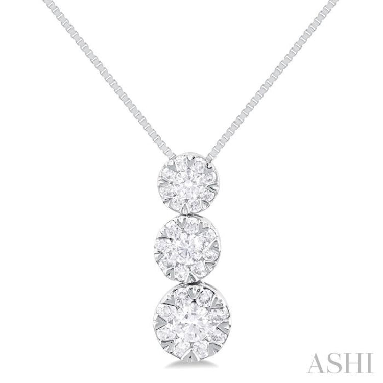 1/4 Ctw Lovebright 3 stone Essential Round Cut Diamond Pendant with Chain in 14K White Gold