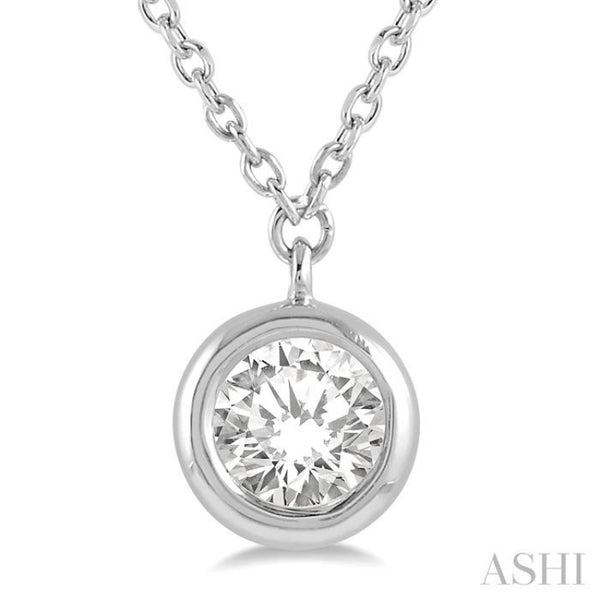 1/10 Ctw Round Cut Diamond Necklace in 14K White Gold