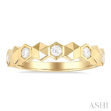1/4 Ctw Hexagon Shape Link Round Cut Diamond Fashion Ring in 14K Yellow Gold