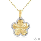 1/4 Ctw Fluted Texture Clover Round Cut Diamond Fashion Pendant With Chain in 14K Yellow and White Gold
